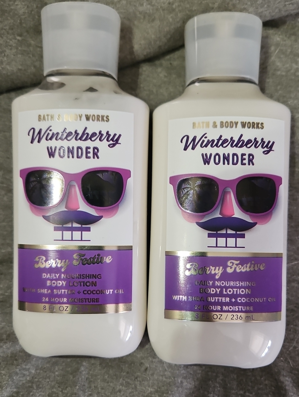 Bath & Body Works Winterberry Wonder Berry Festive Lotion - Purple & White